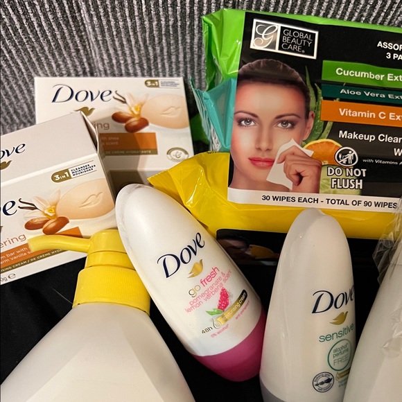 Dove Go Fresh Energize Body Wash - White and Yellow - Picture 4 of 4